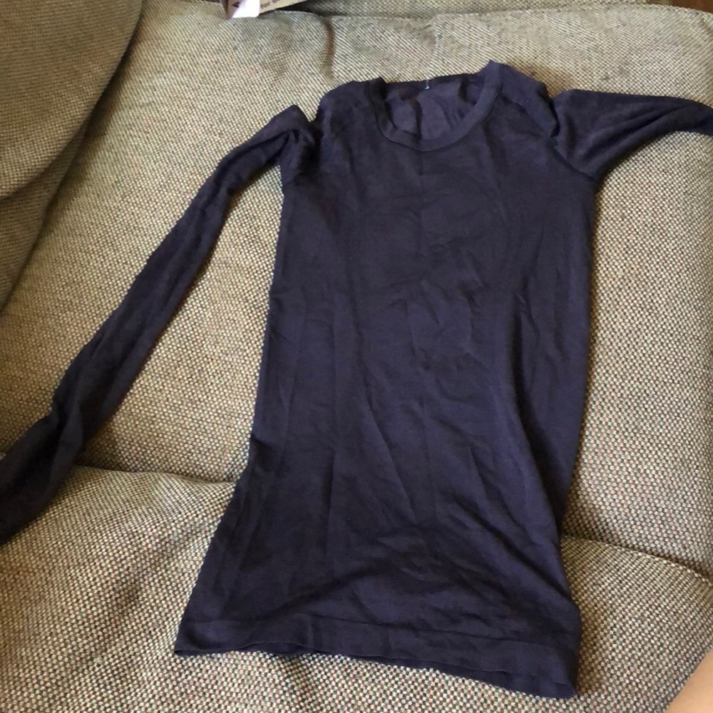 Lululemon swiftly tech in plum.